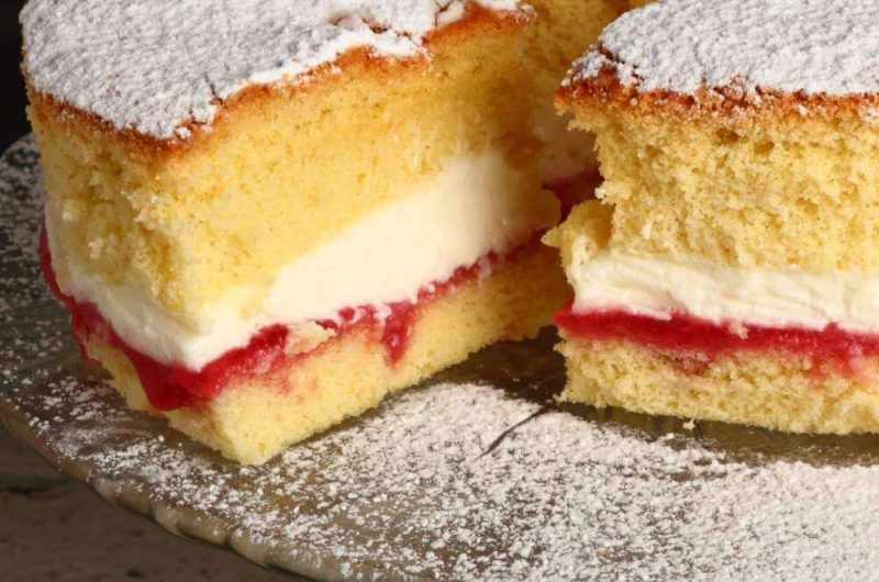 Slow Cooker Victoria Sponge Cake