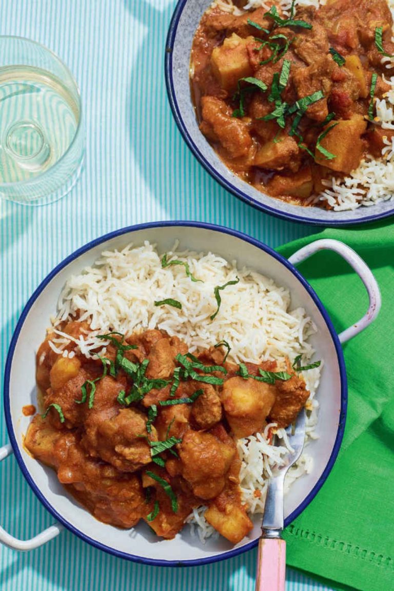 Slow Cooker Lamb And Potato Curry - Easy Peasy Slow Cook