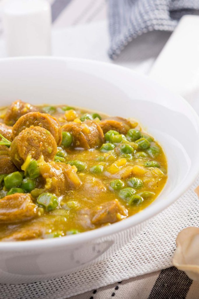 slow cooker curried sausages meal.