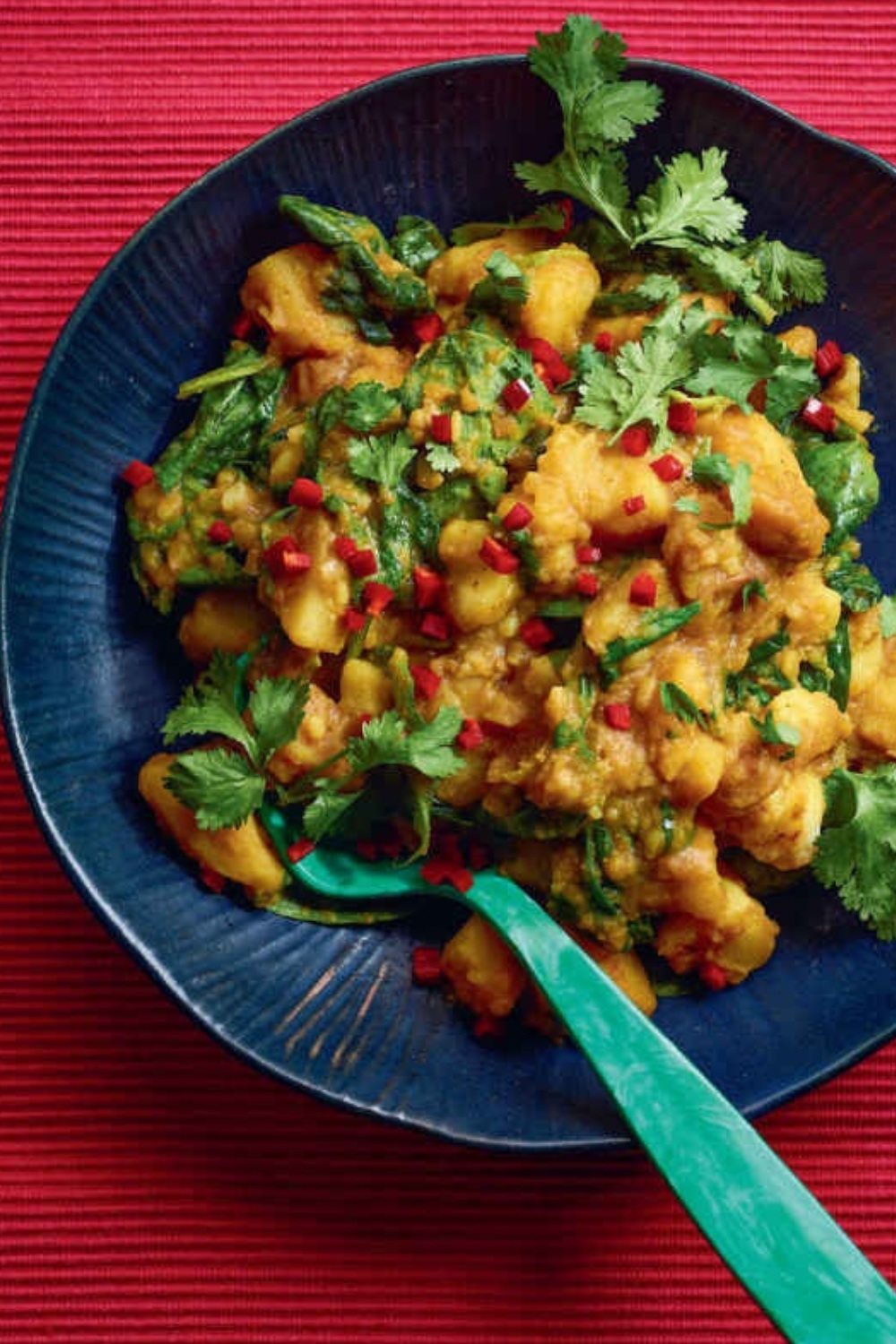 Slow Cooker Saag Aloo - Easy Peasy Slow Cook