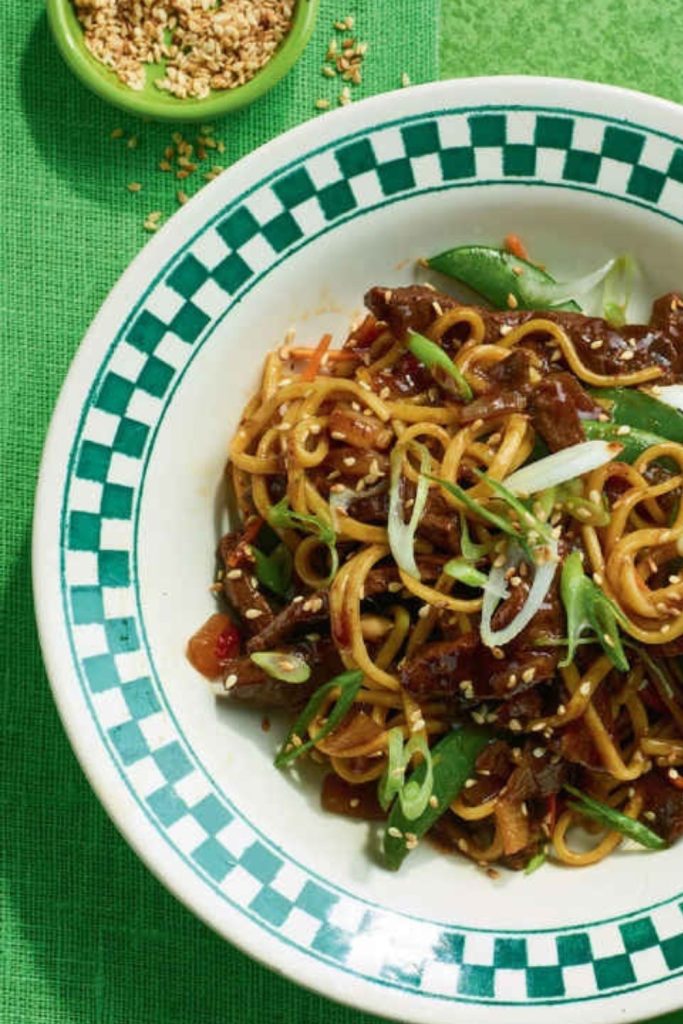 Slow Cooker Beef Chow Mein with vibrant vegetables and noodles.