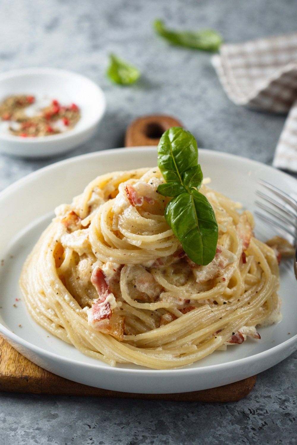 Slow Cooker Pasta Carbonara - Easy Peasy Slow Cook