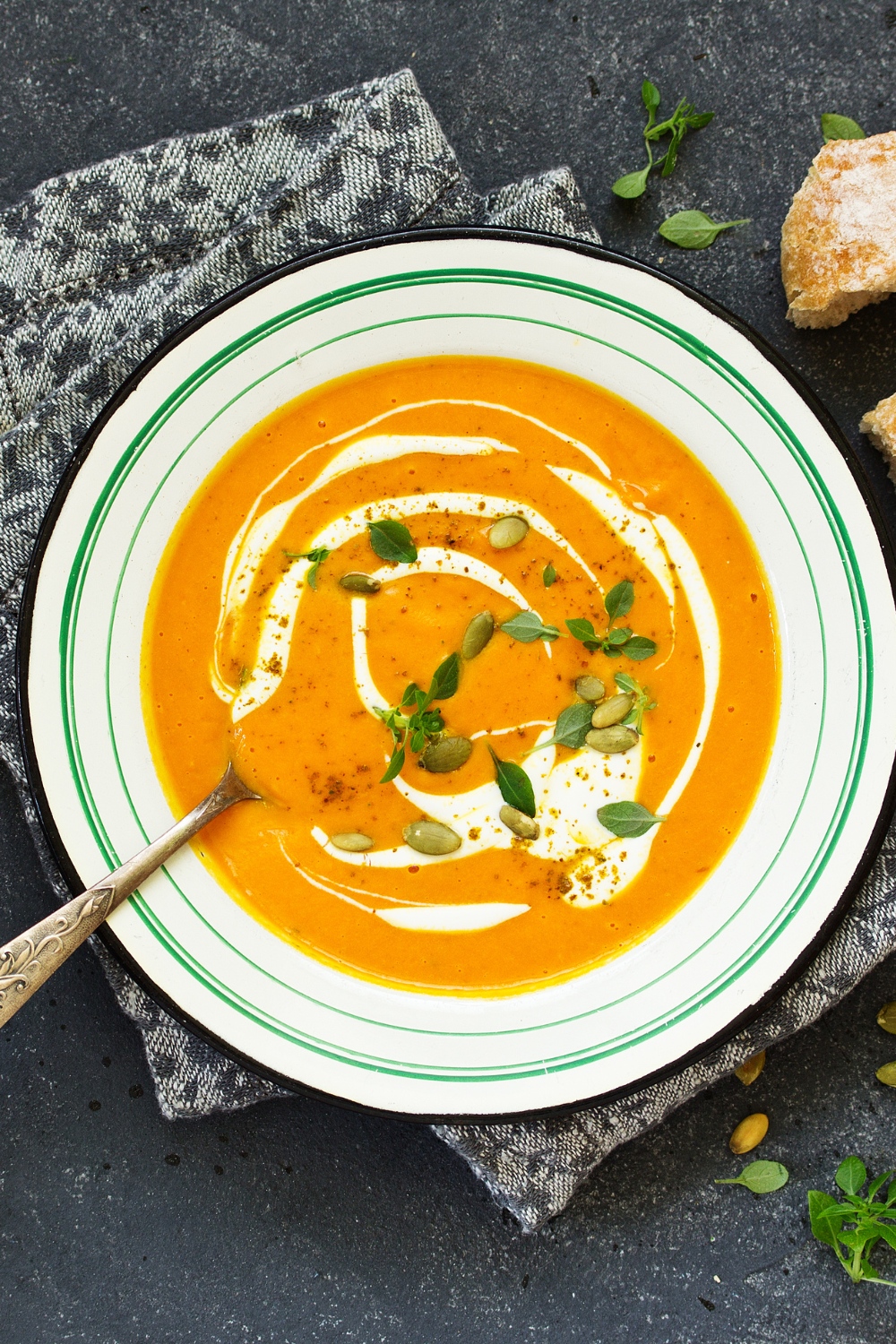 4 Ingredients Slow Cooker Pumpkin Soup