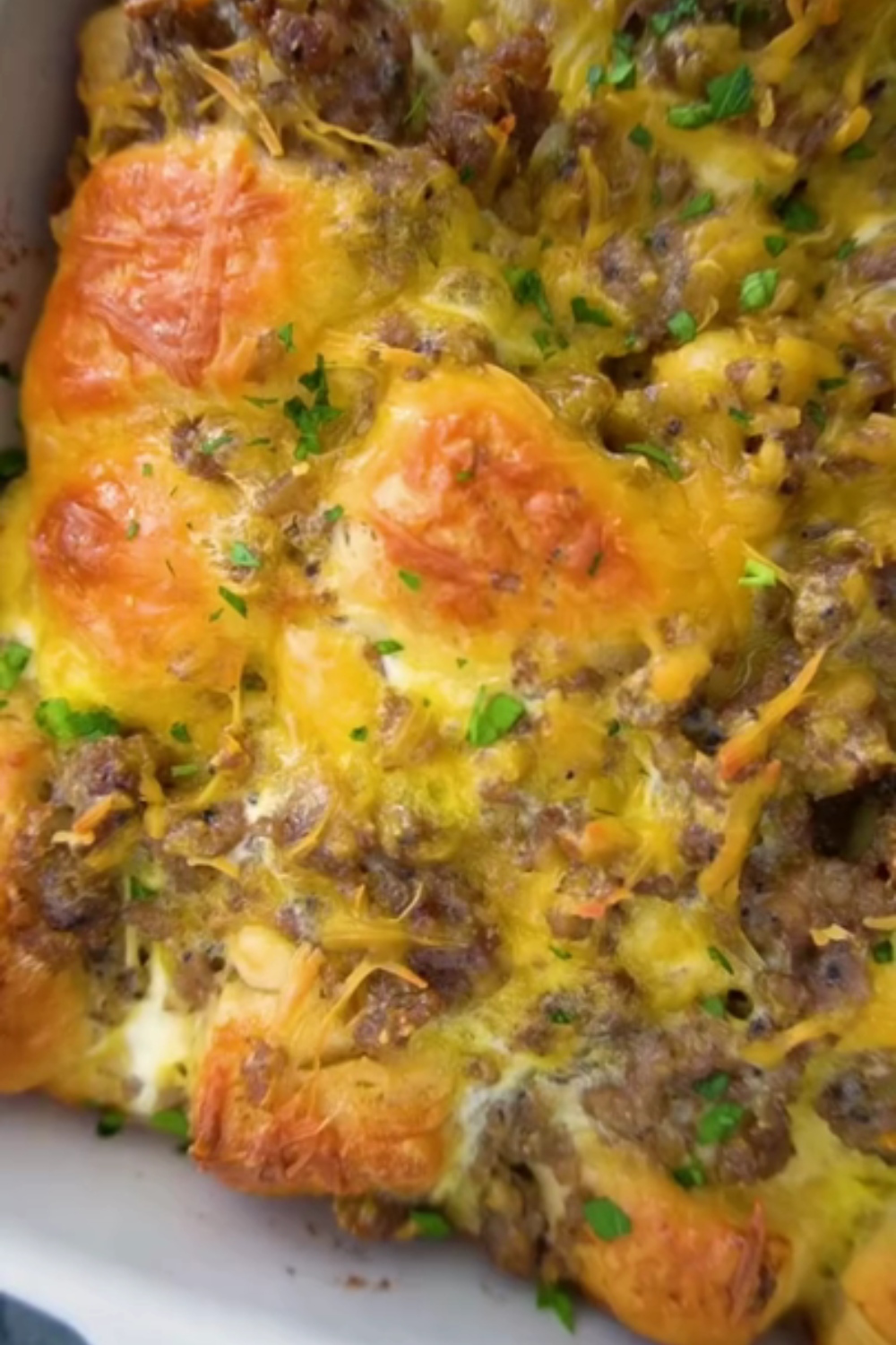 Slow Cooker Biscuit Breakfast Casserole