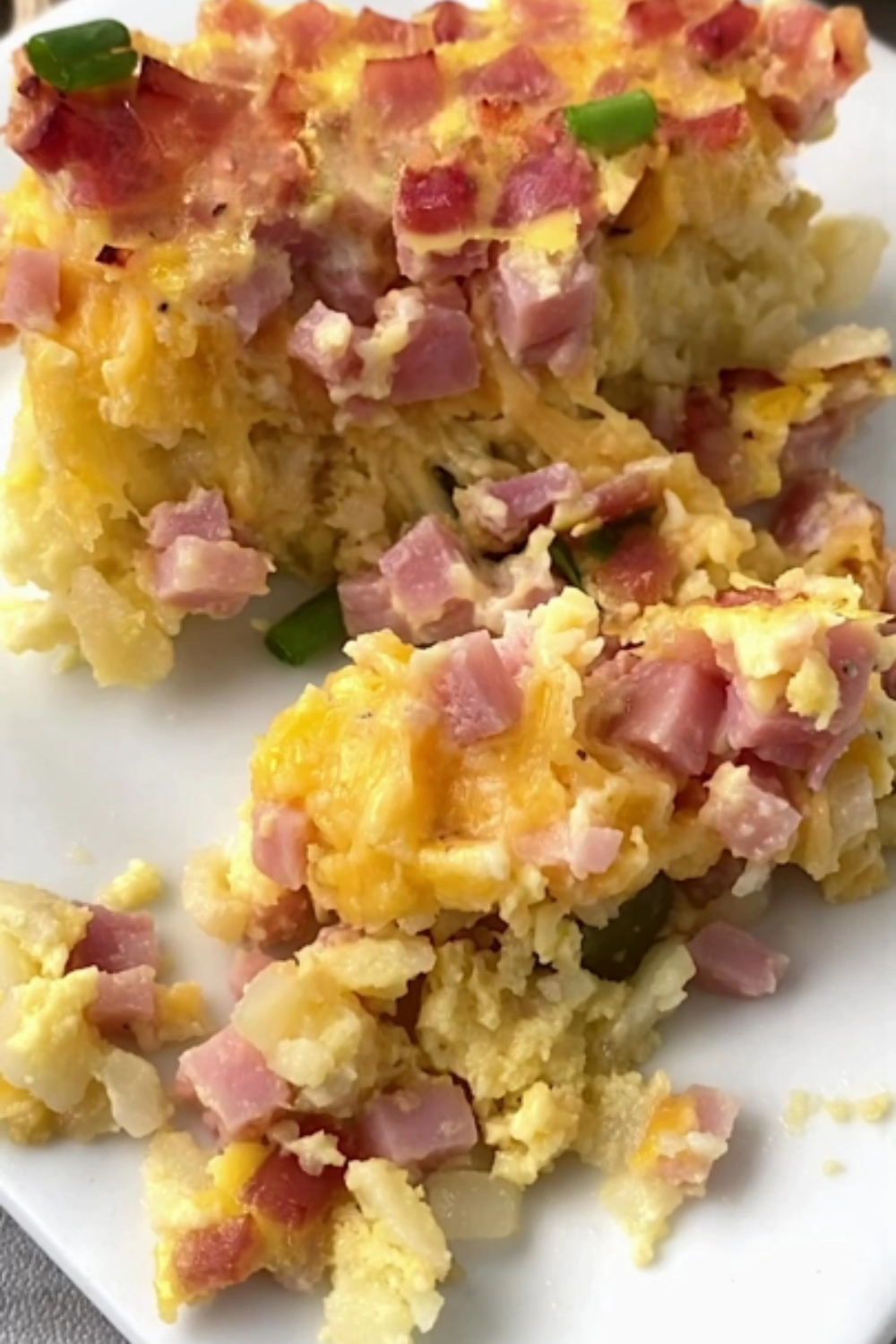 Slow Cooker Cheesy Ham Hashbrown Casserole