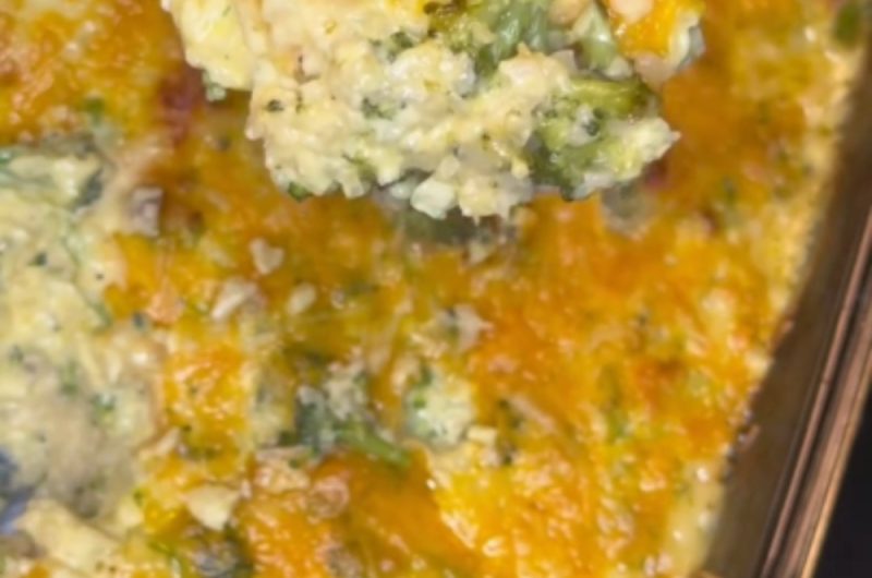 Slow Cooker Broccoli Rice and Cheese Casserole