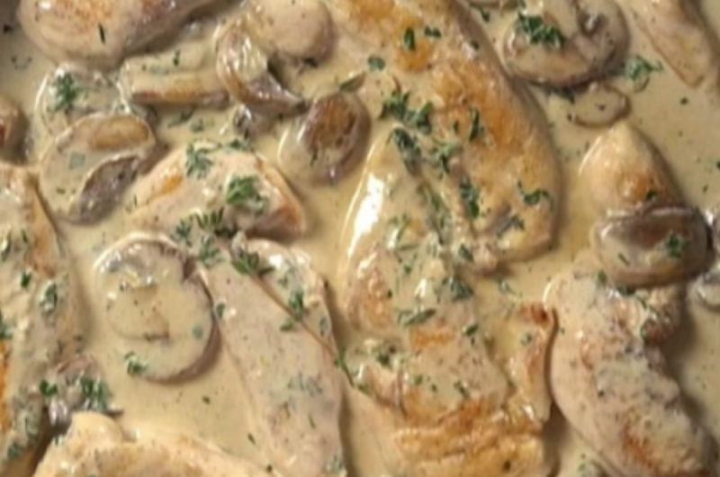 Slow Cooker Chicken Mushroom Casserole