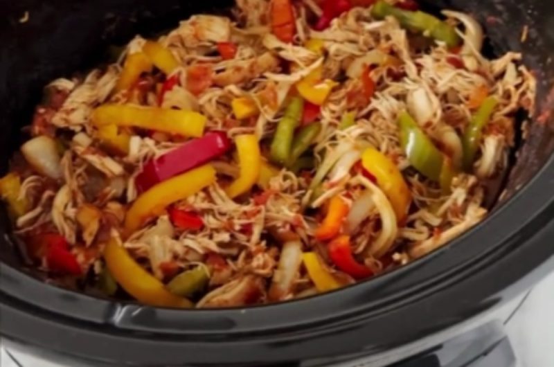 4 Ingredient Crockpot Chicken Fajitas