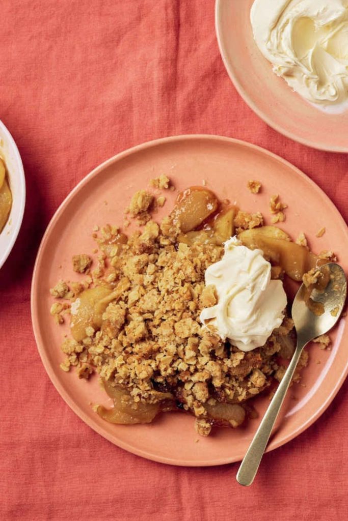 Slow Cooker Apple and Pear Crumble