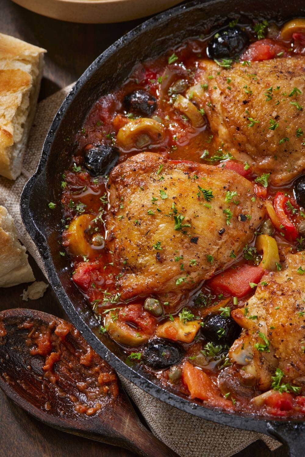 Slow Cooker Chicken Thighs Cacciatore