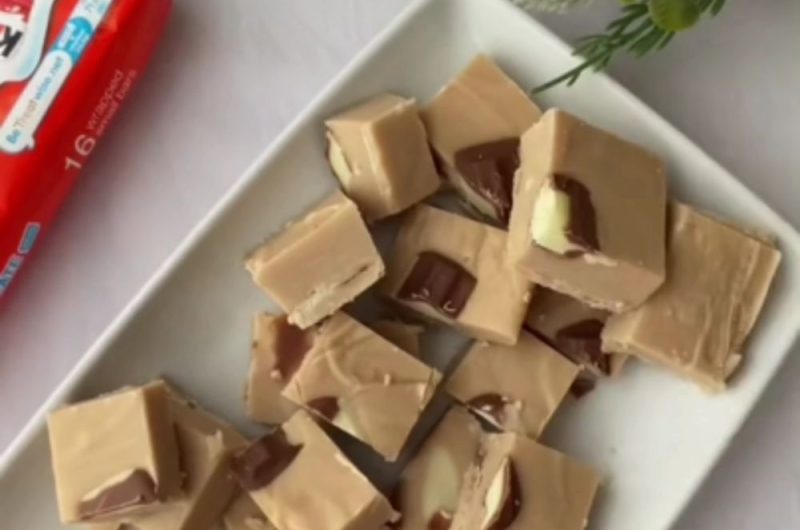 Slow Cooker Kinder Fudge