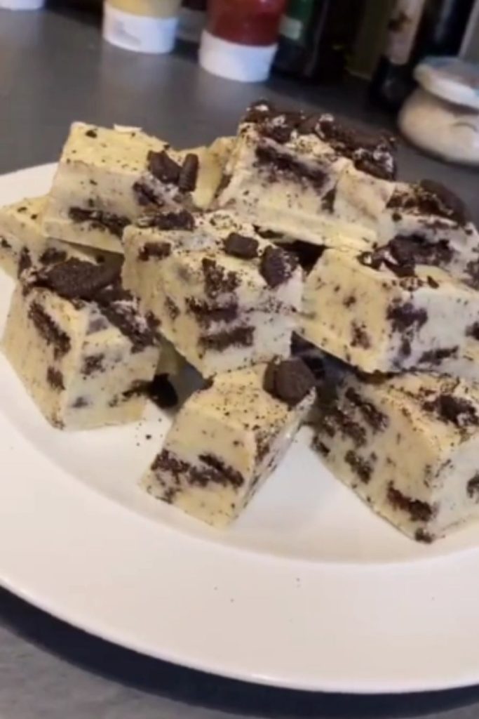 Slow Cooker Oreo Fudge