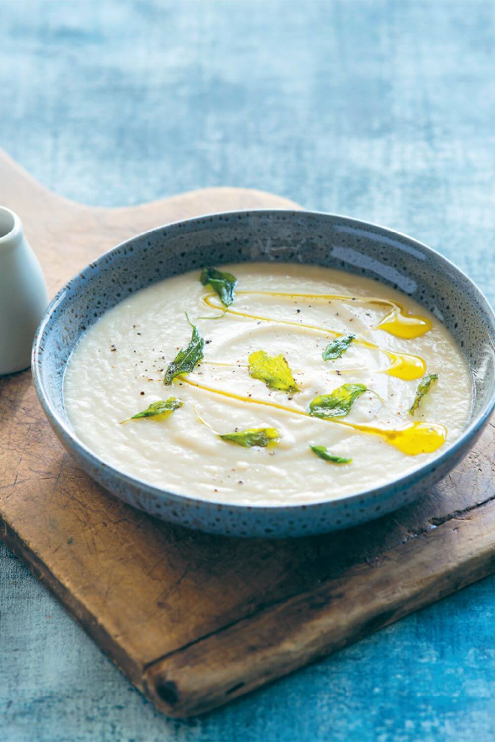 Slow Cooker Cauliflower and Cannellini Bean Soup