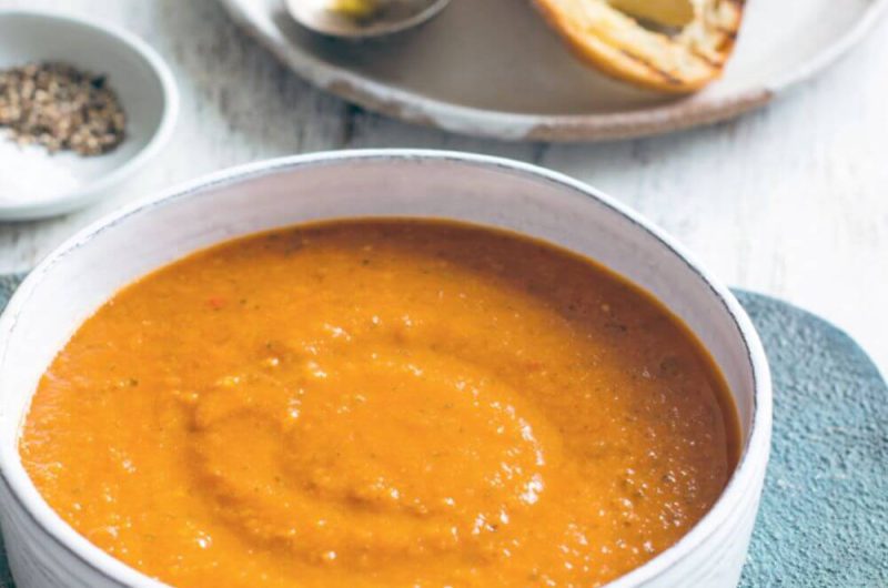 Slow Cooker Herbed Tomato Soup With Garlic Toasts