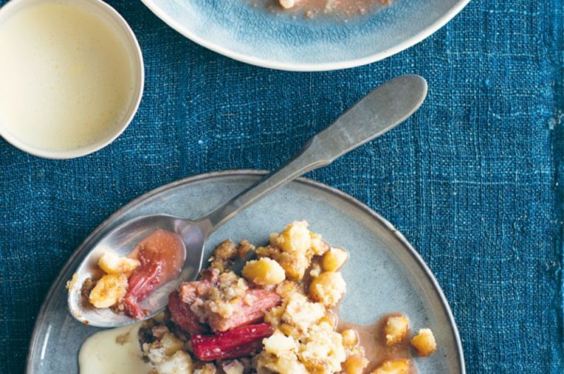 Slow Cooker Honey Rhubarb Nut Crumble