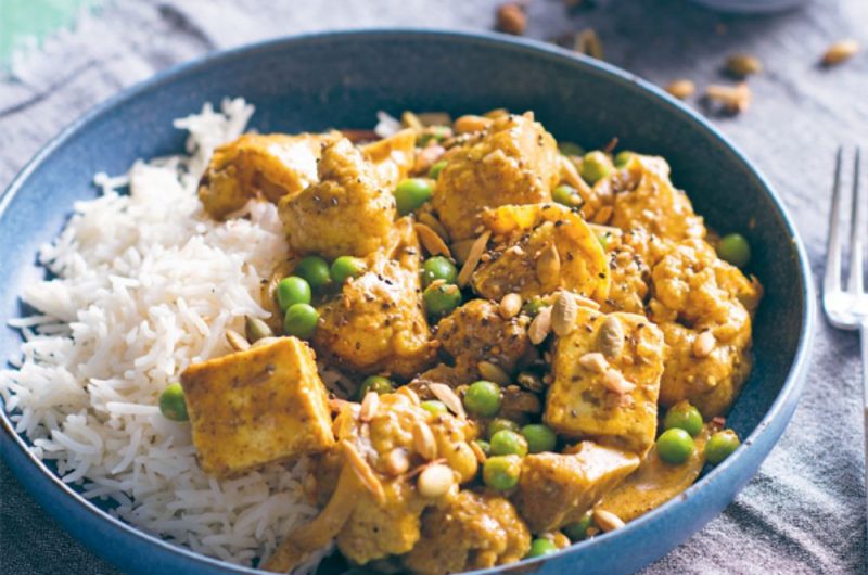 Slow Cooker Indian Curry With Paneer, Cauliflower And Peas