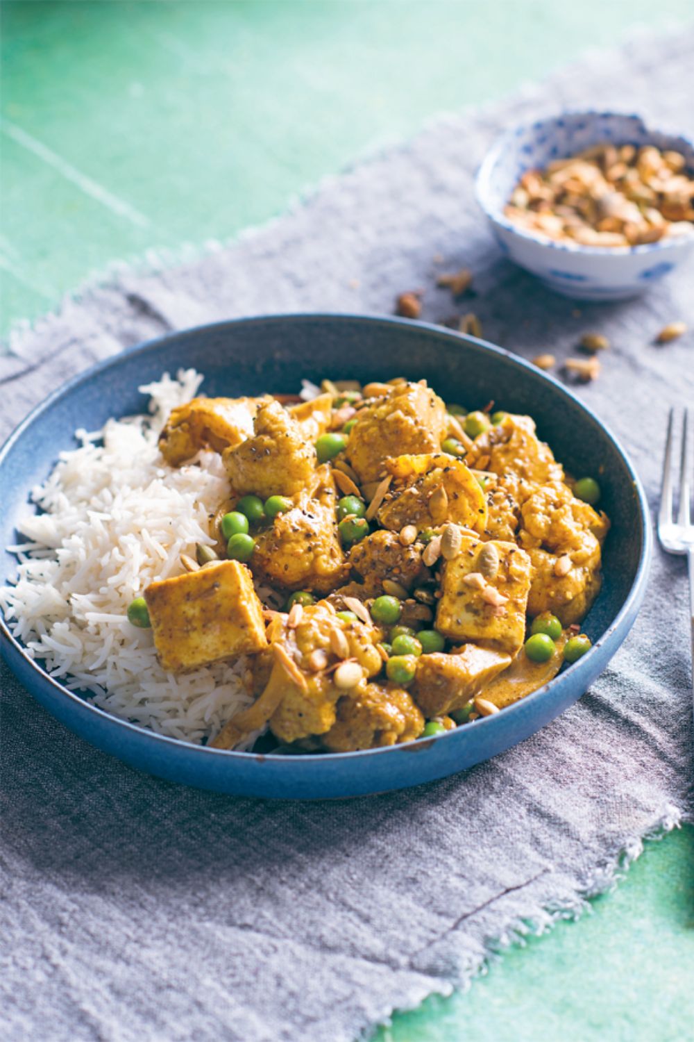 Slow Cooker Indian Curry With Paneer, Cauliflower And Peas