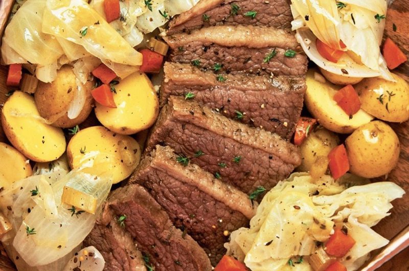 Slow Cooker Irish Corned Beef And Cabbage With Potatoes