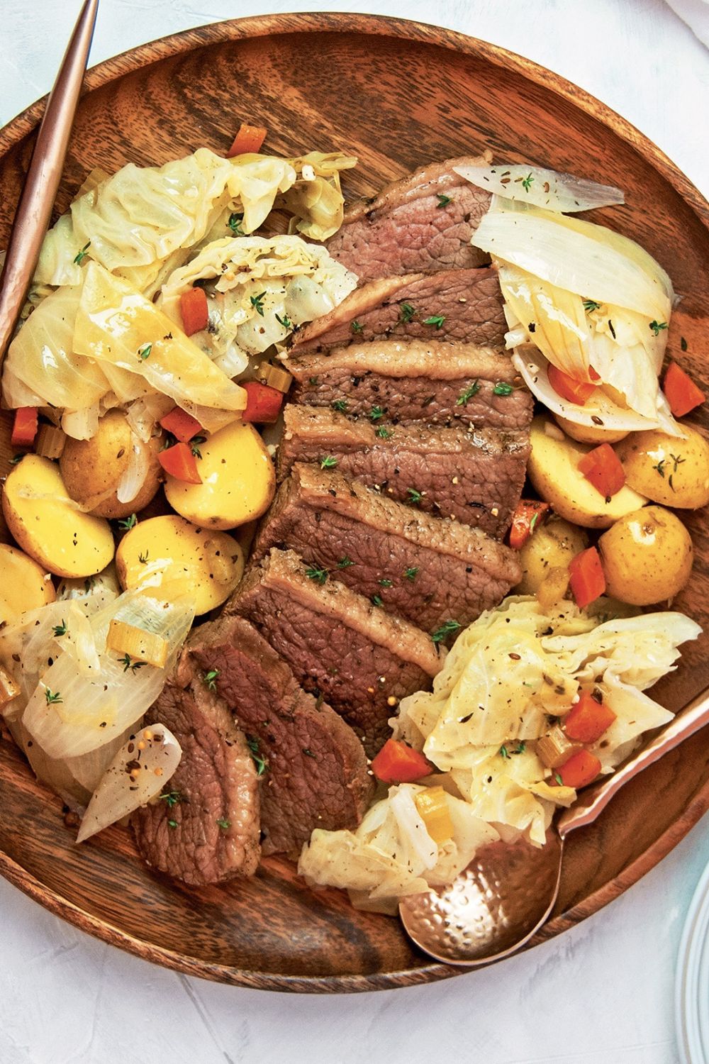 Slow Cooker Irish Corned Beef And Cabbage With Potatoes