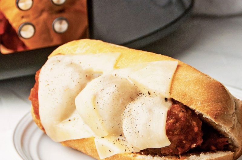 Slow Cooker Meatball Marinara Submarine Sandwiches