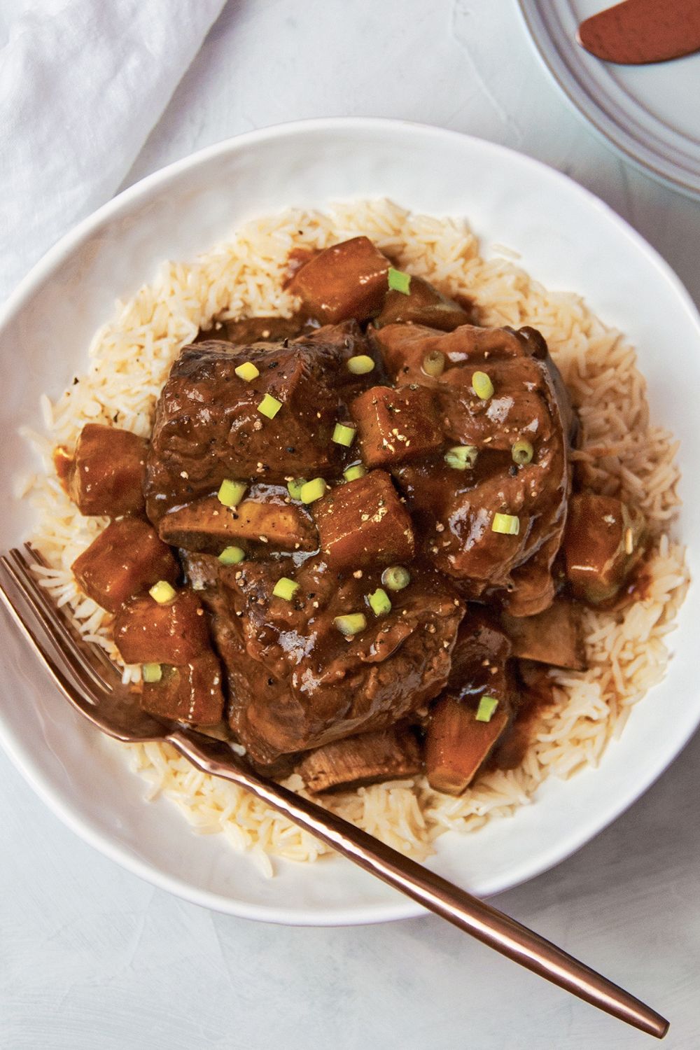 Slow Cooker Pineapple Short Ribs With Brown Gravy