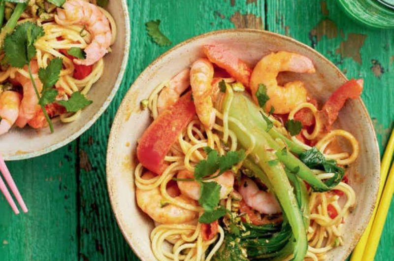 Slow Cooker Red Thai Prawn Noodles